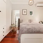 Barbara's House - Minho's Guest *